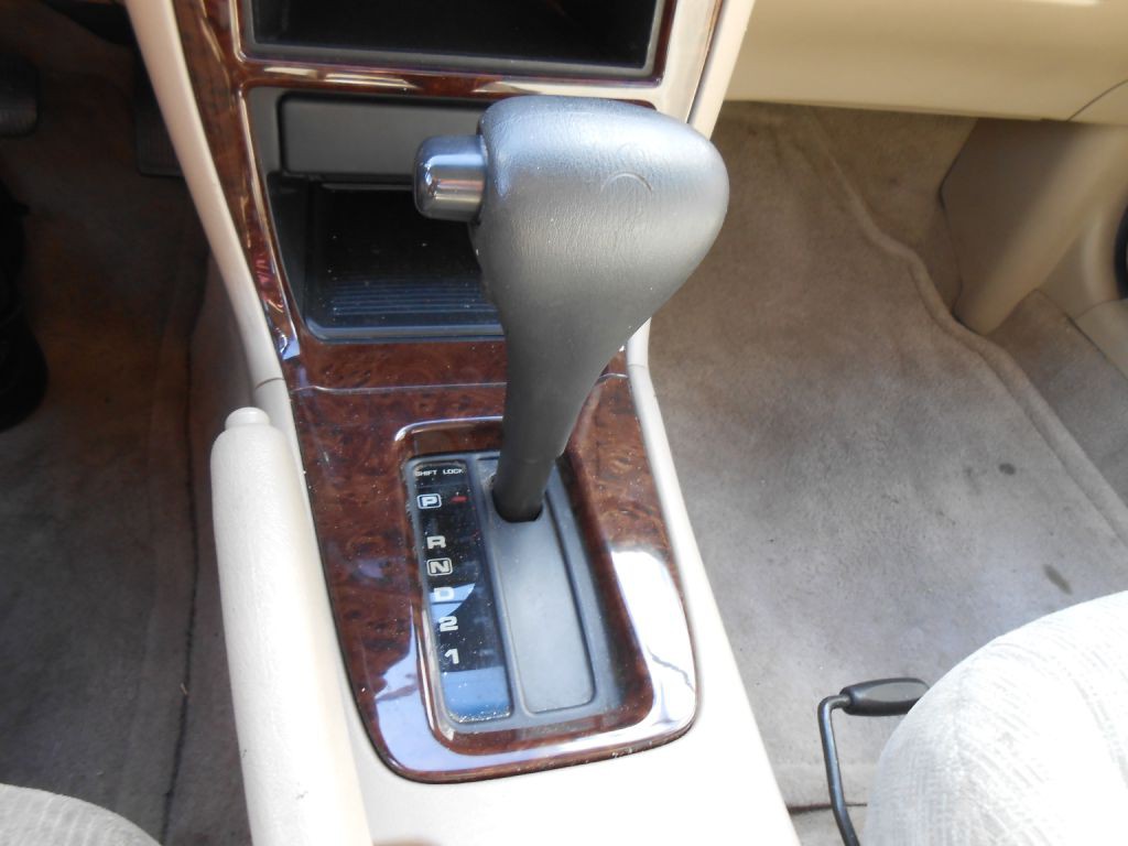 2001 Nissan Altima Image 17