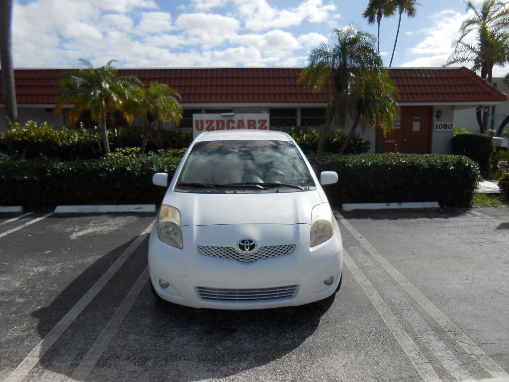 2010 Toyota Yaris Image 9
