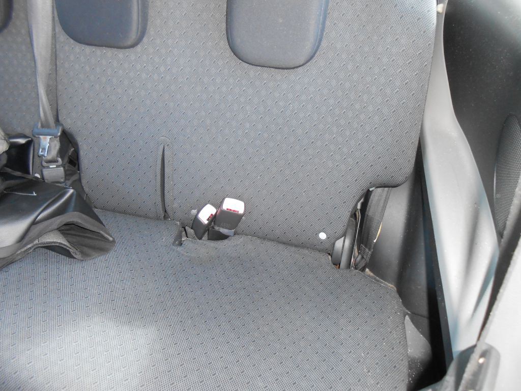 2010 Toyota Yaris Image 16