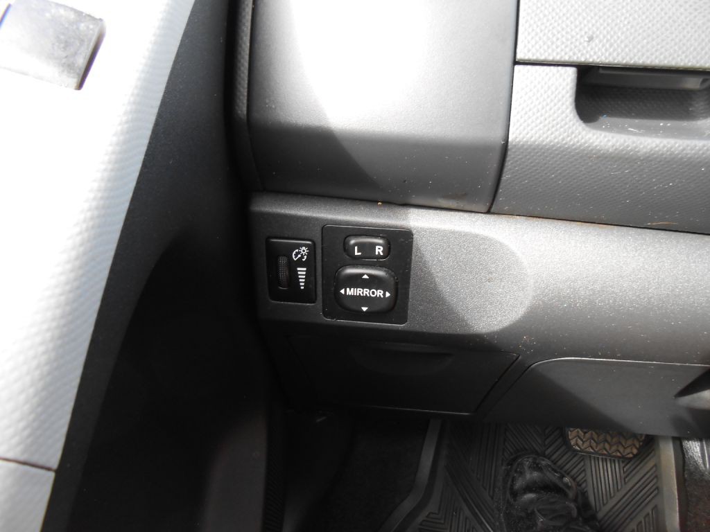 2010 Toyota Yaris Image 20