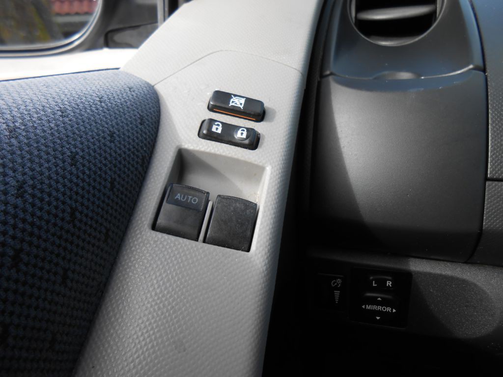 2010 Toyota Yaris Image 21