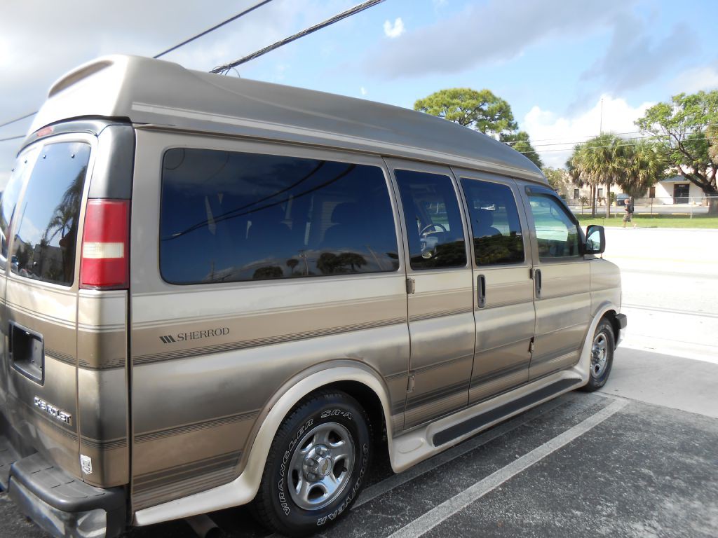 2003 Chevrolet Express Image 7