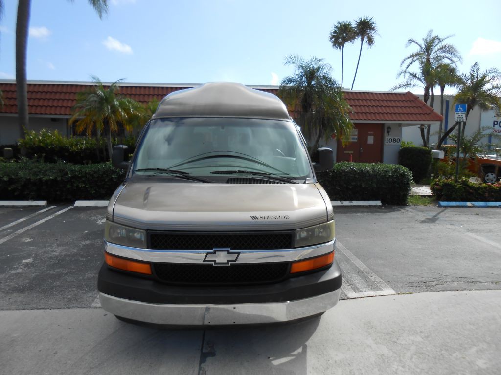 2003 Chevrolet Express Image 10