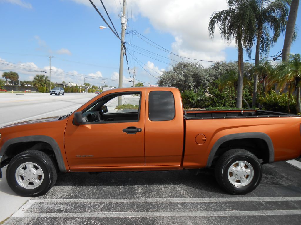 2005 Chevrolet Colorado Image 2