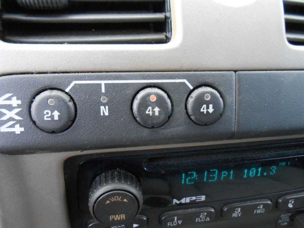 2005 Chevrolet Colorado Image 17