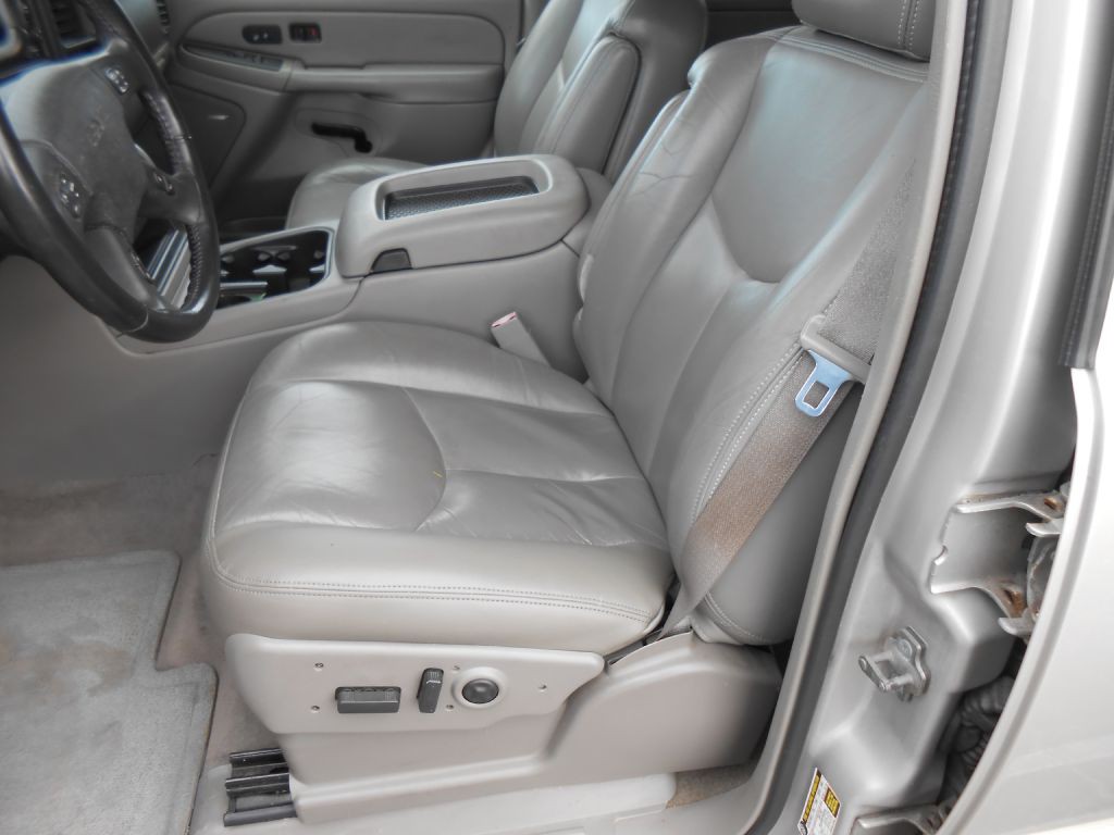 2005 GMC Yukon Image 11