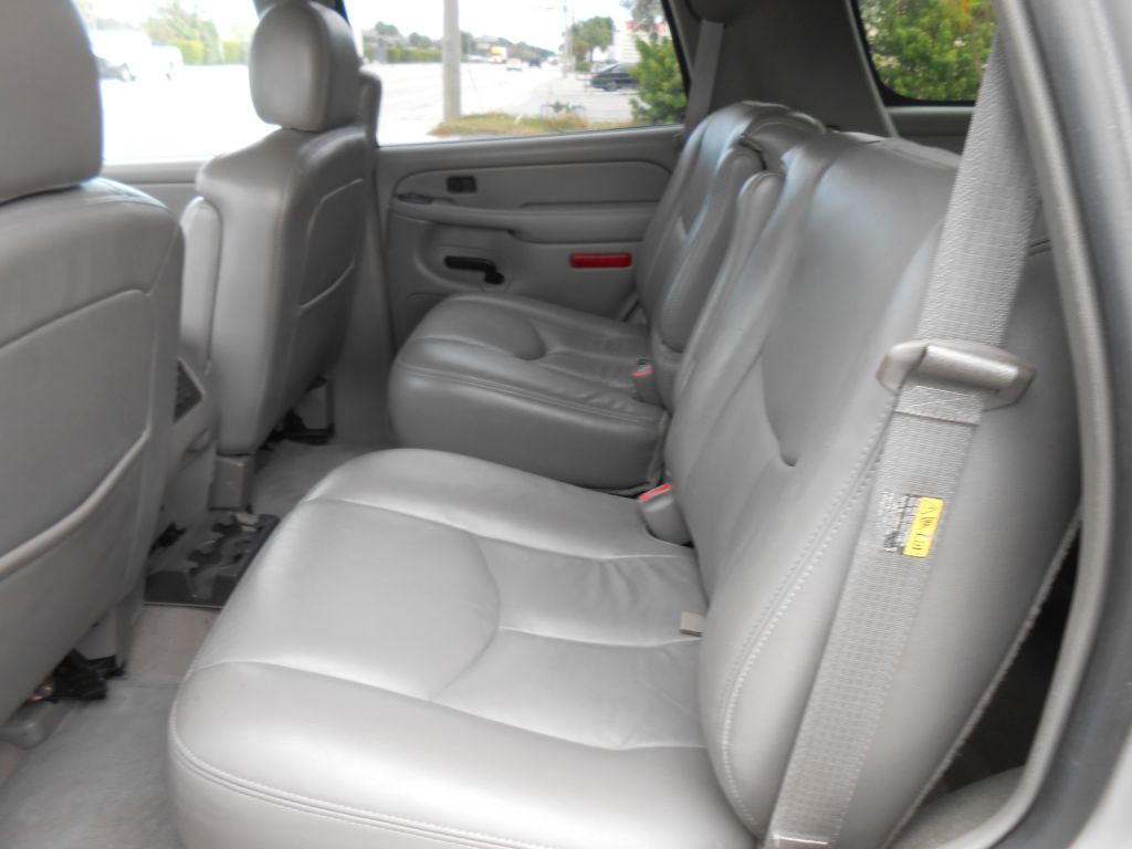 2005 GMC Yukon Image 13