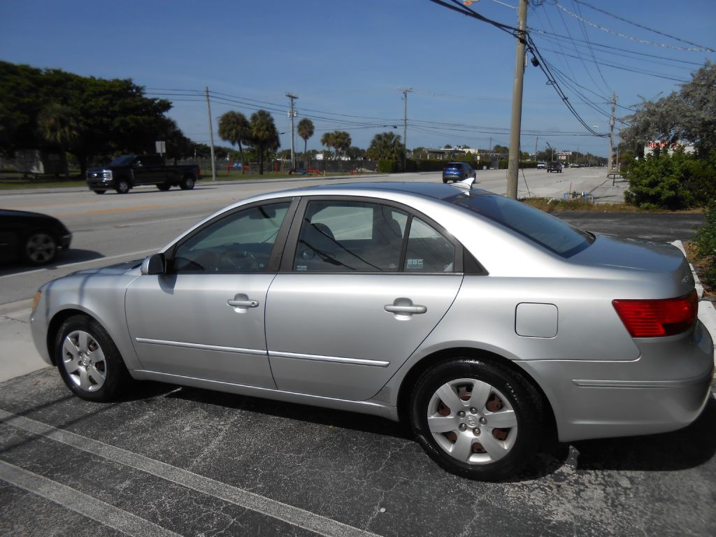 2009 Hyundai Sonata Image 3