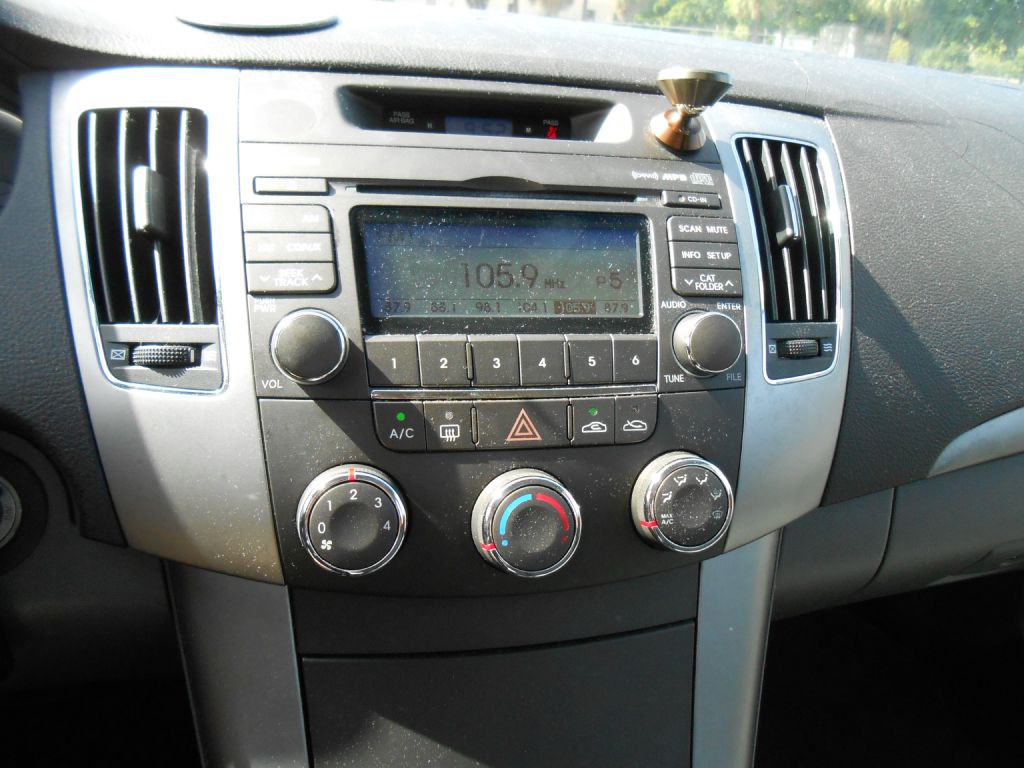 2009 Hyundai Sonata Image 12