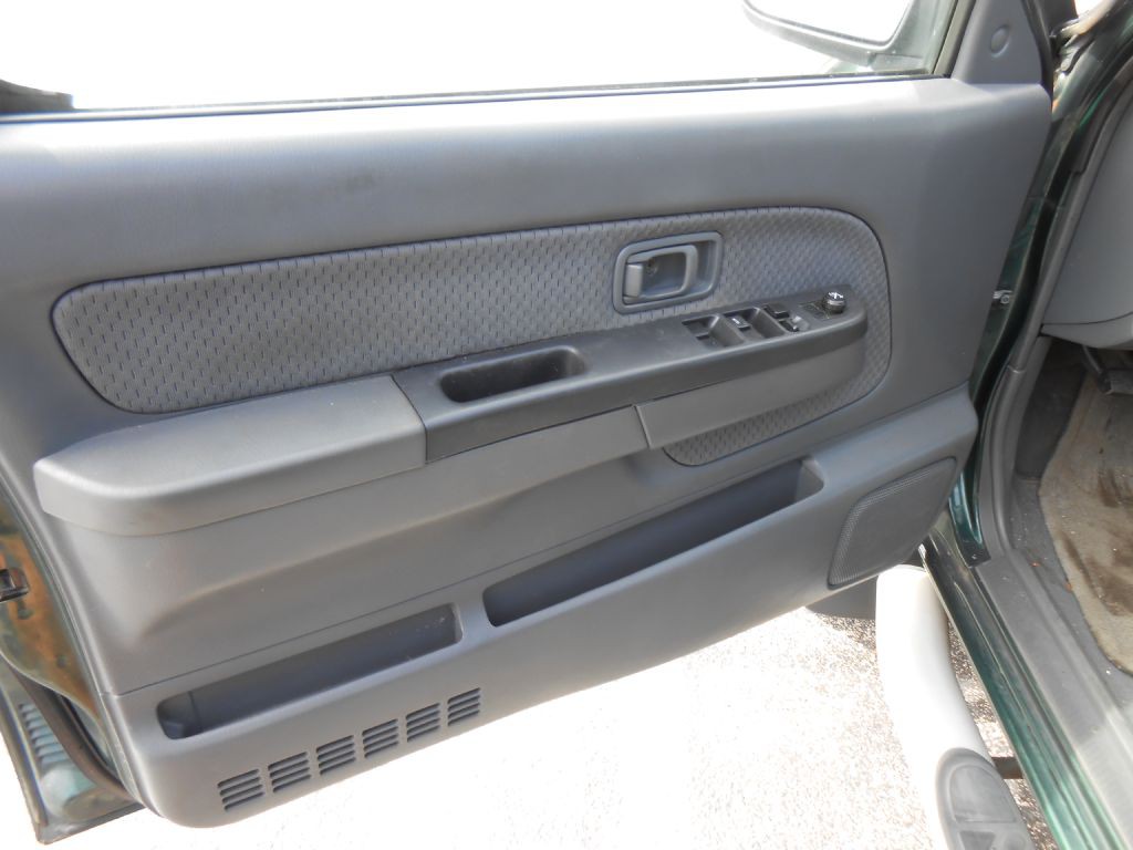 2002 Nissan Xterra Image 10