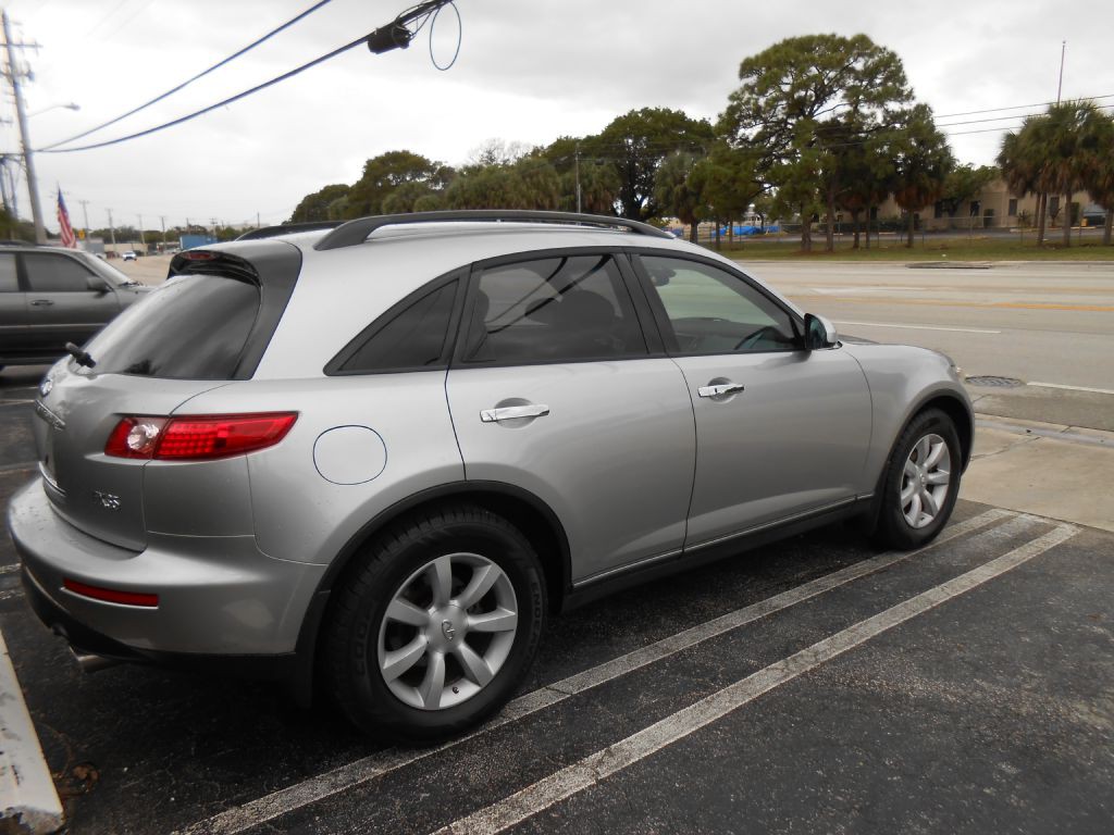 2005 INFINITI FX35 Image 5