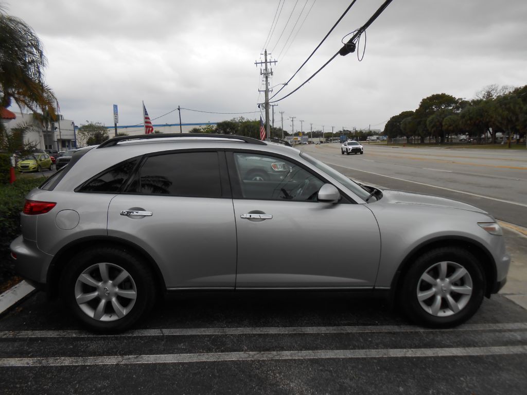 2005 INFINITI FX35 Image 6