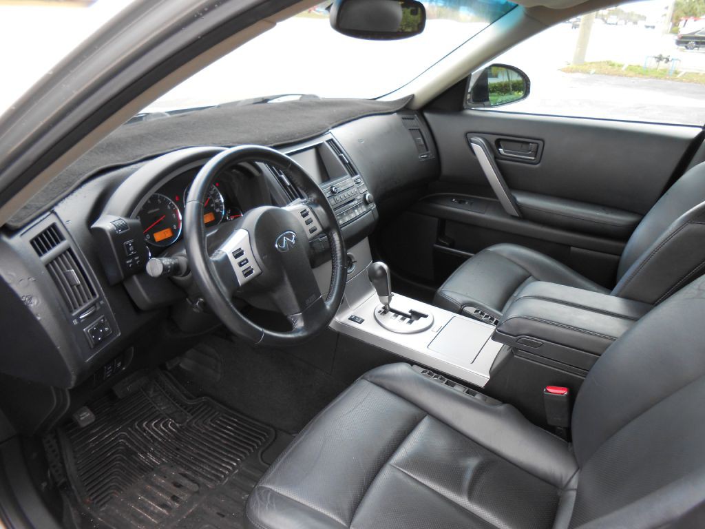 2005 INFINITI FX35 Image 10