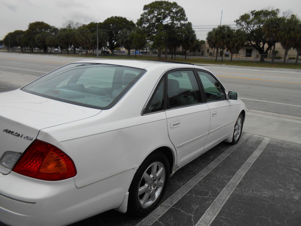 2000 Toyota Avalon Image 5