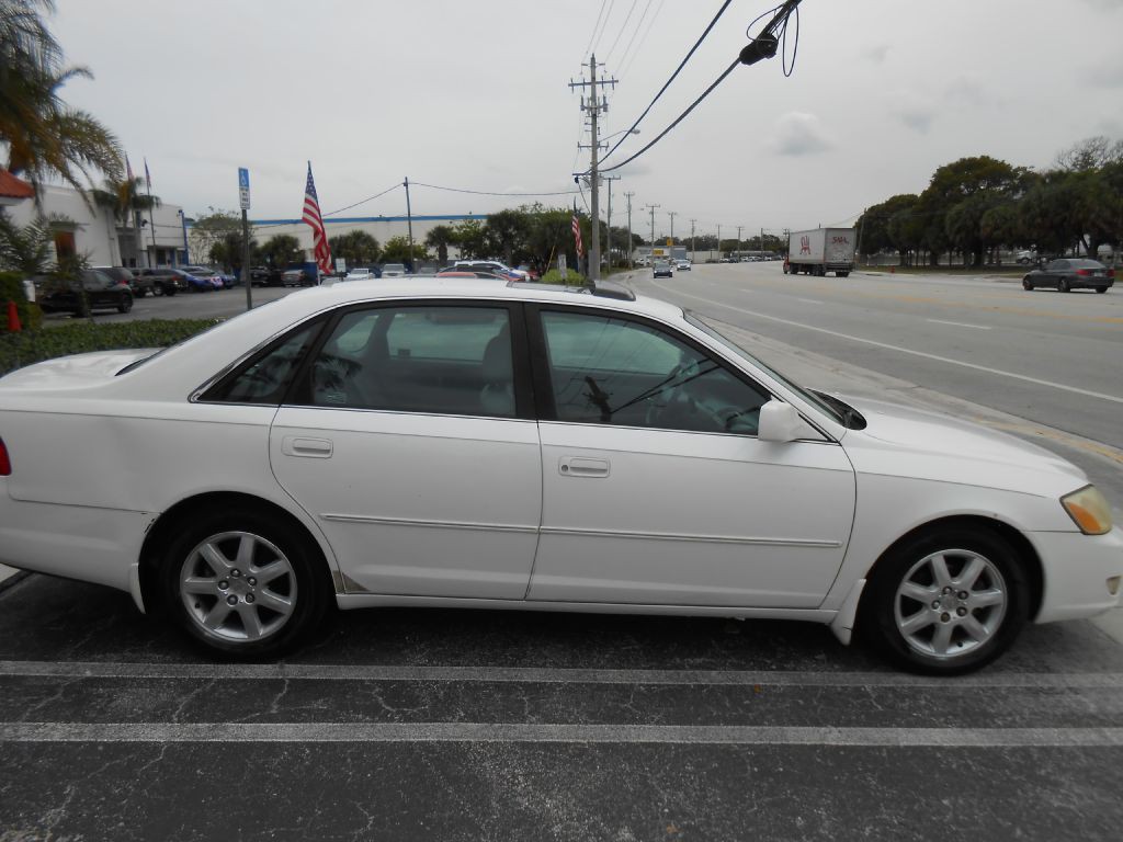 2000 Toyota Avalon Image 6
