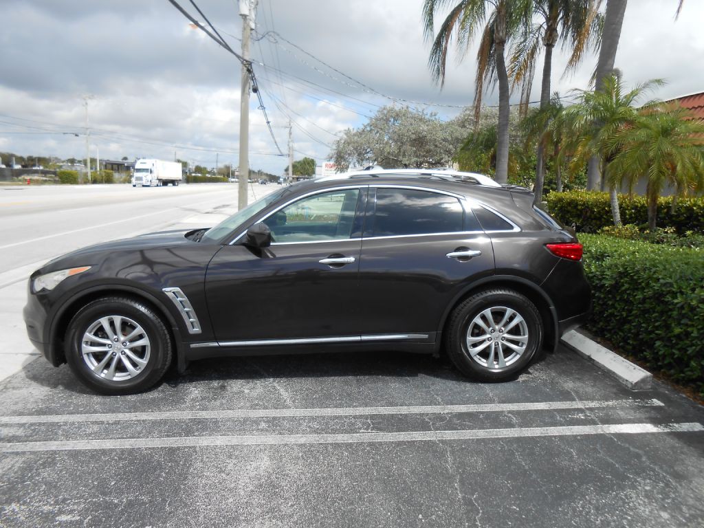 2012 INFINITI FX35 Image 2