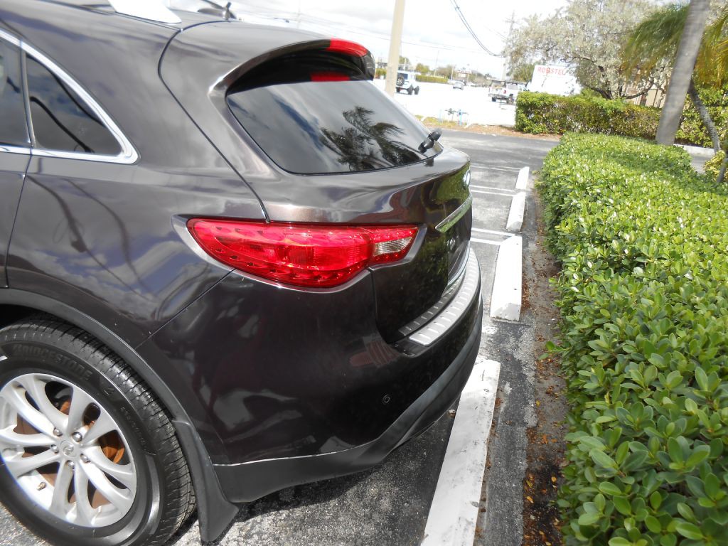 2012 INFINITI FX35 Image 4