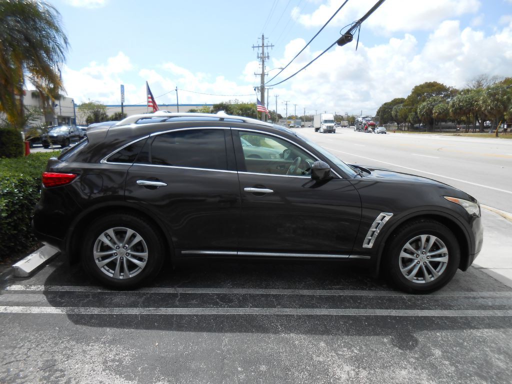 2012 INFINITI FX35 Image 6