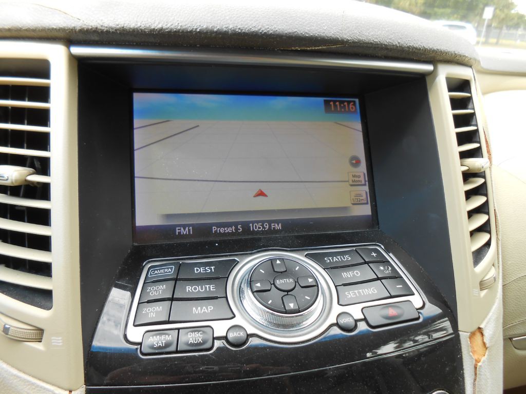 2012 INFINITI FX35 Image 15
