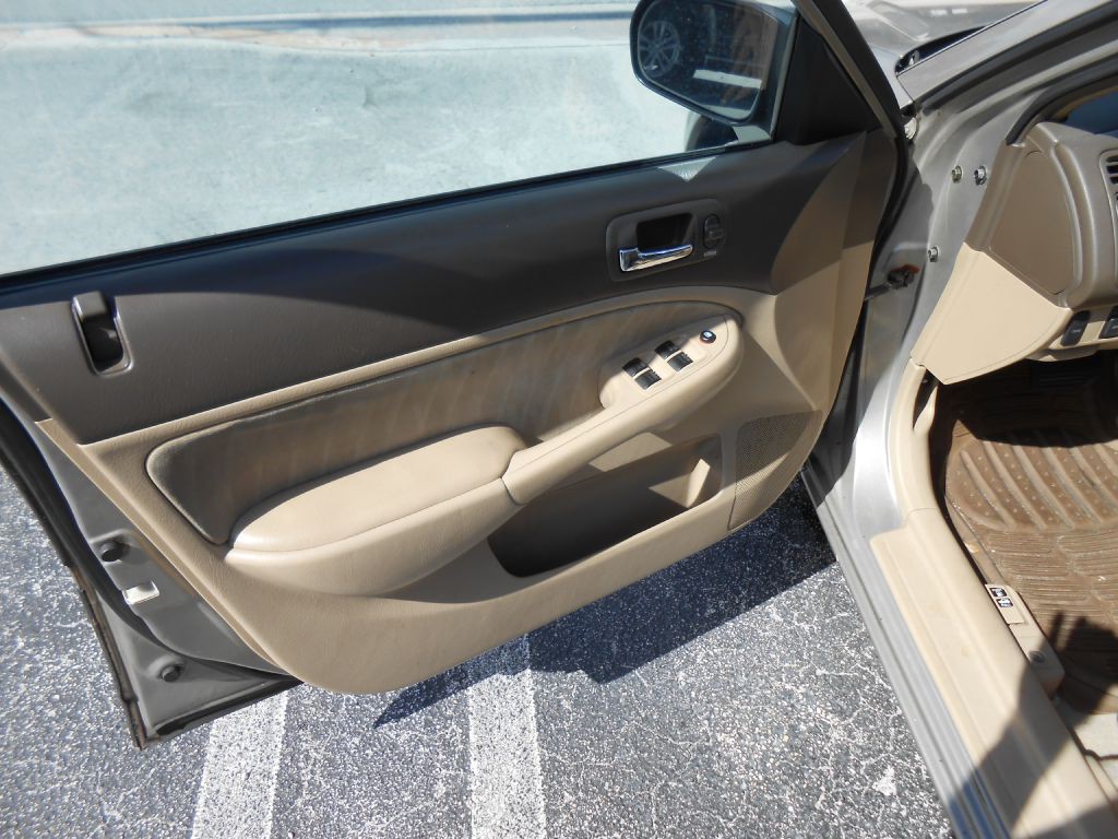 2004 Honda Civic Image 8