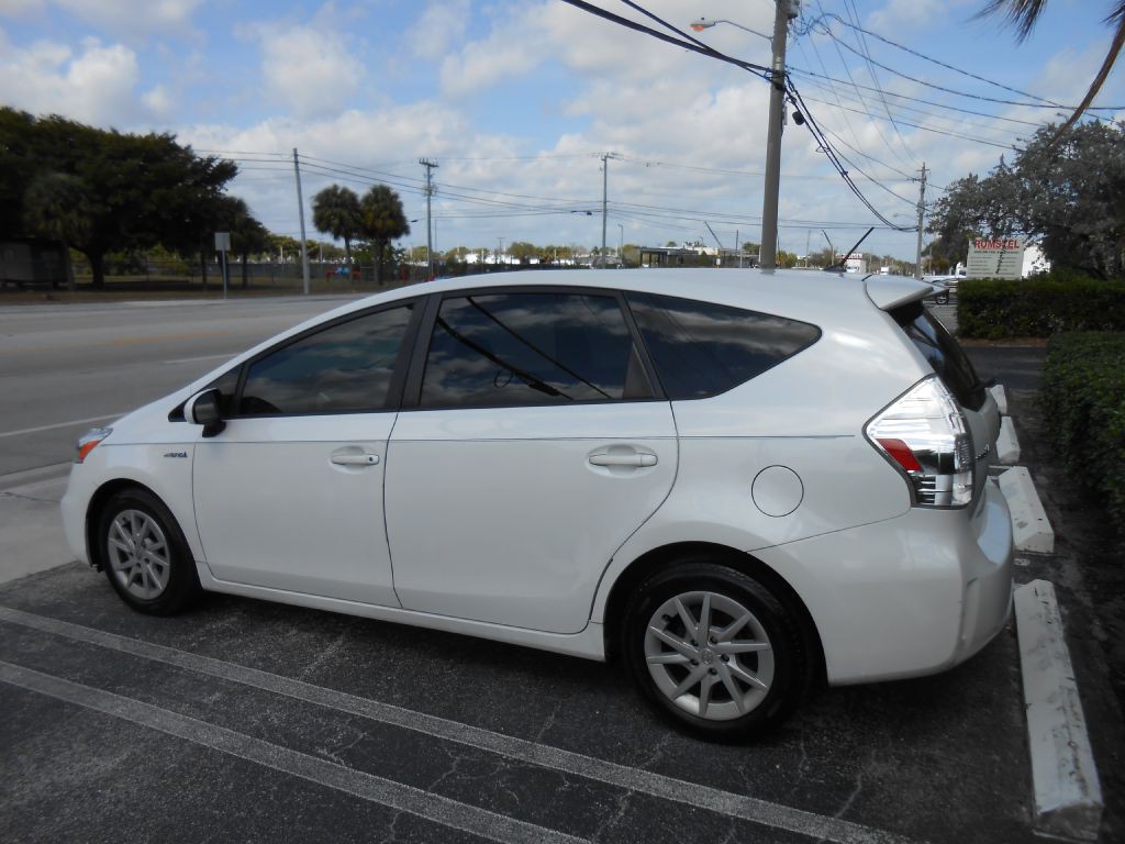 2014 Toyota Prius Image 3