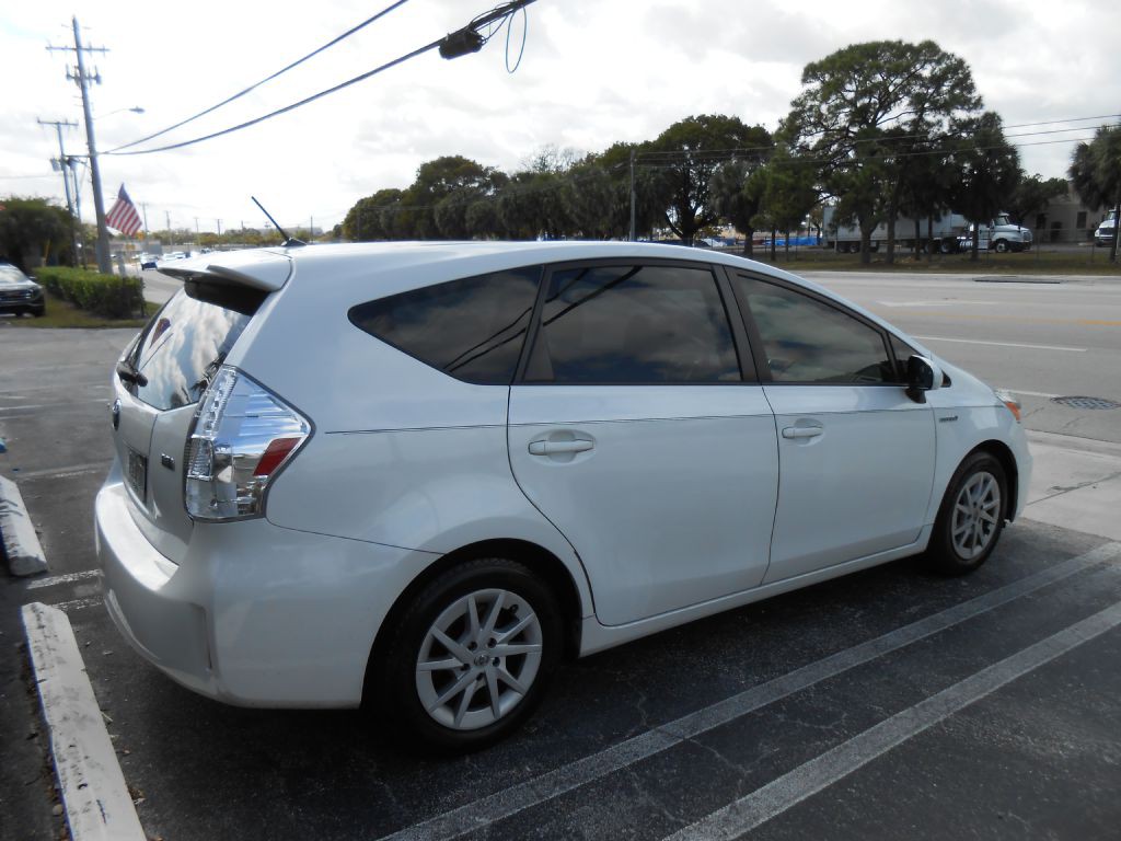 2014 Toyota Prius Image 6