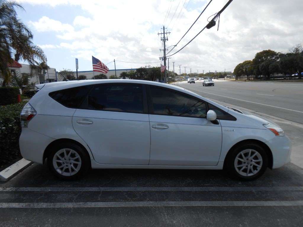 2014 Toyota Prius Image 7