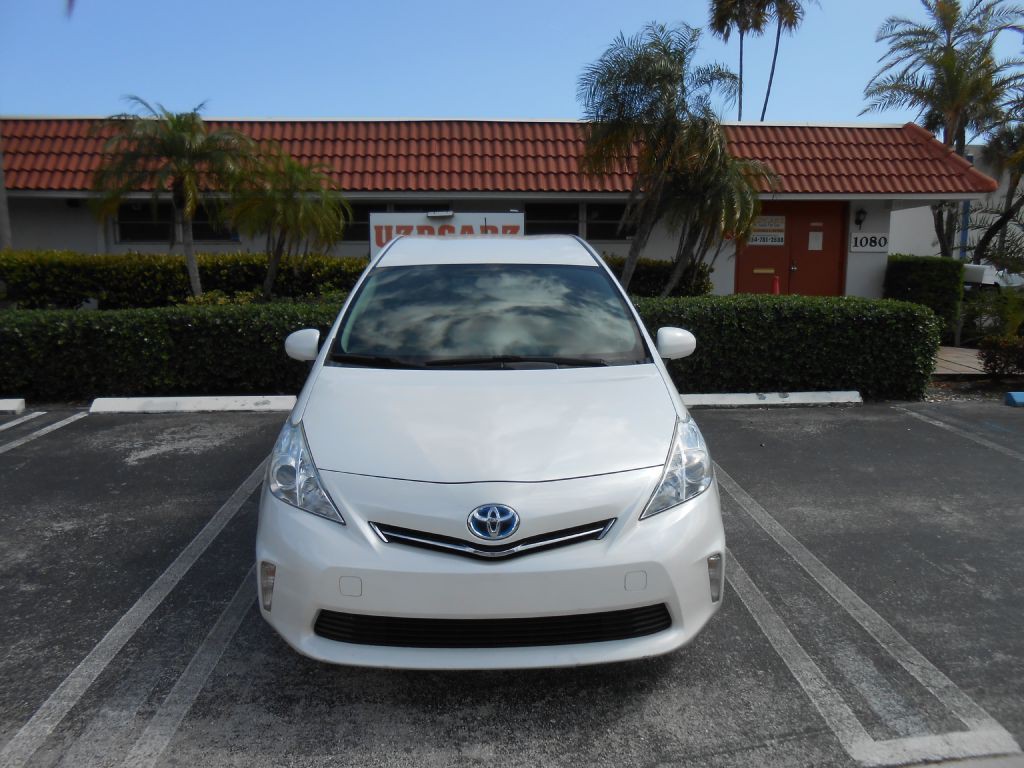 2014 Toyota Prius Image 9
