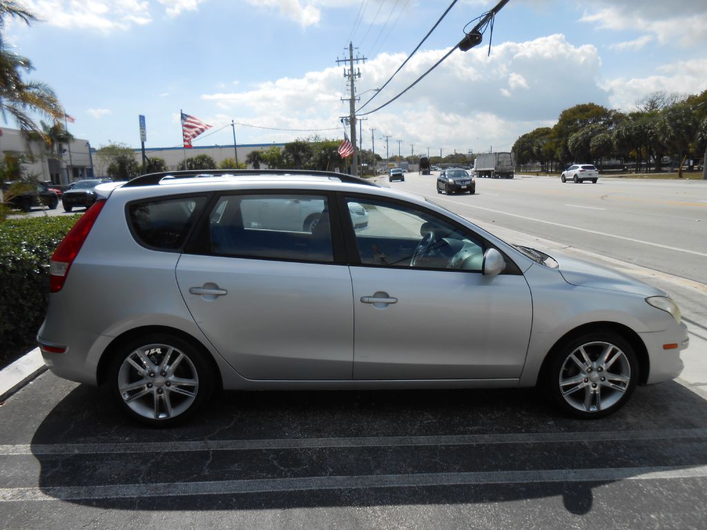 2010 Hyundai Elantra Image 5