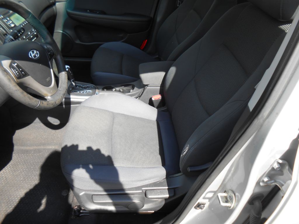 2010 Hyundai Elantra Image 9