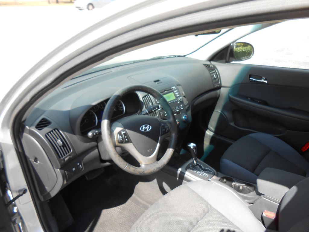 2010 Hyundai Elantra Image 10