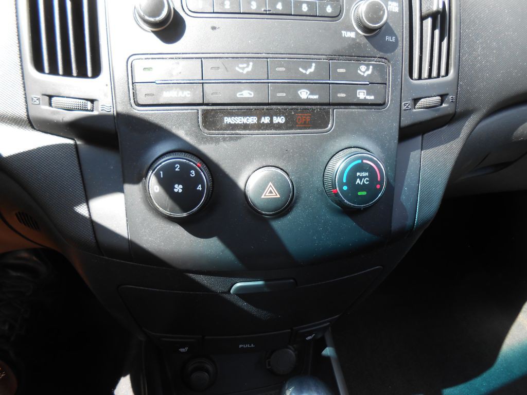 2010 Hyundai Elantra Image 13