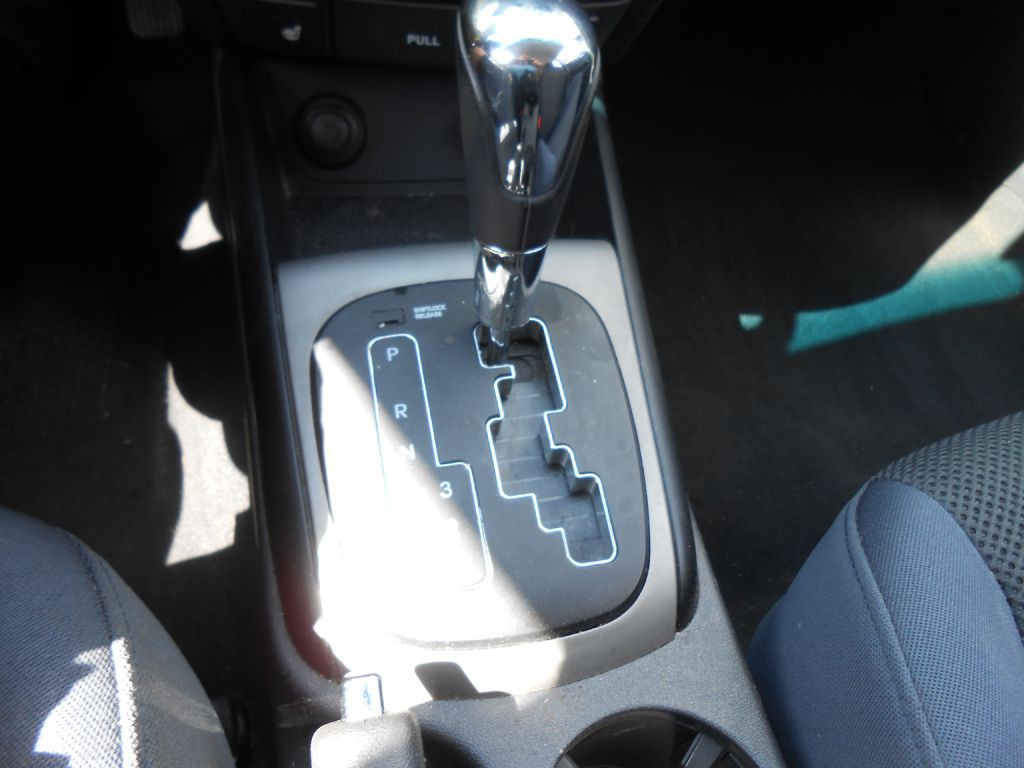 2010 Hyundai Elantra Image 14