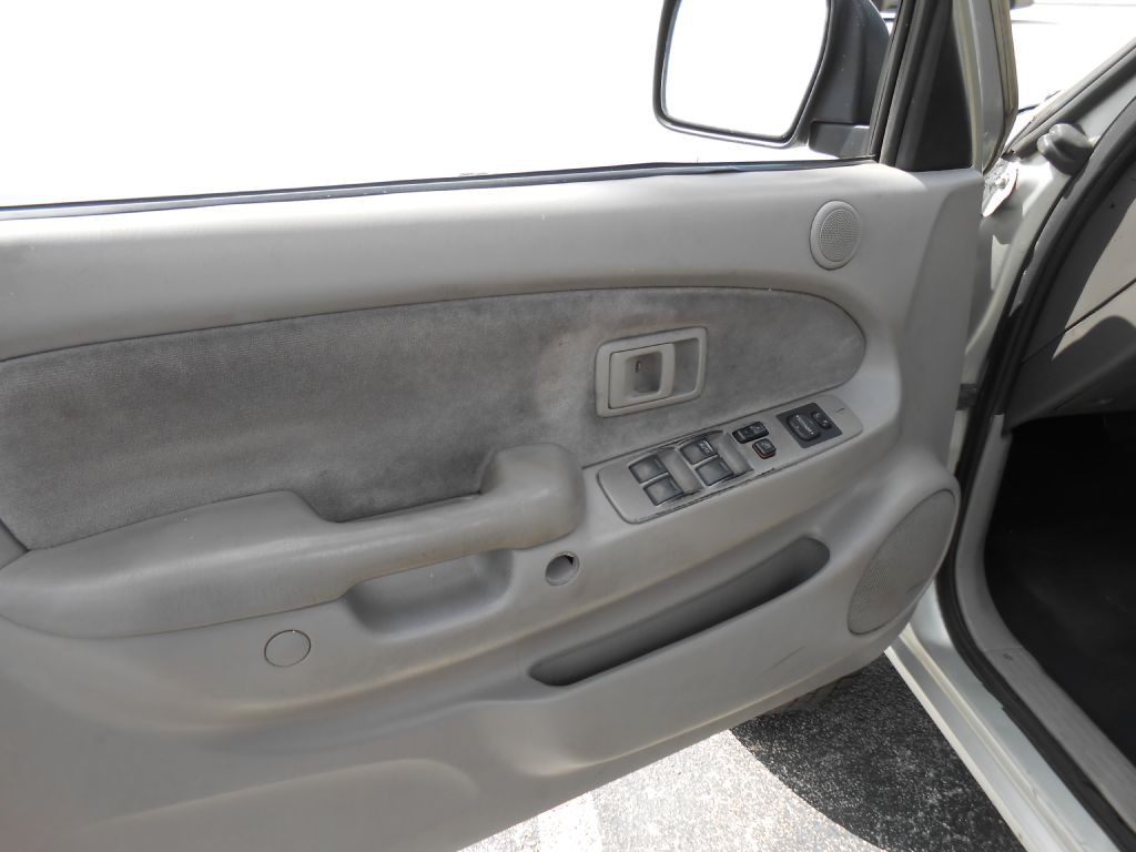 2002 Toyota Tacoma Image 13