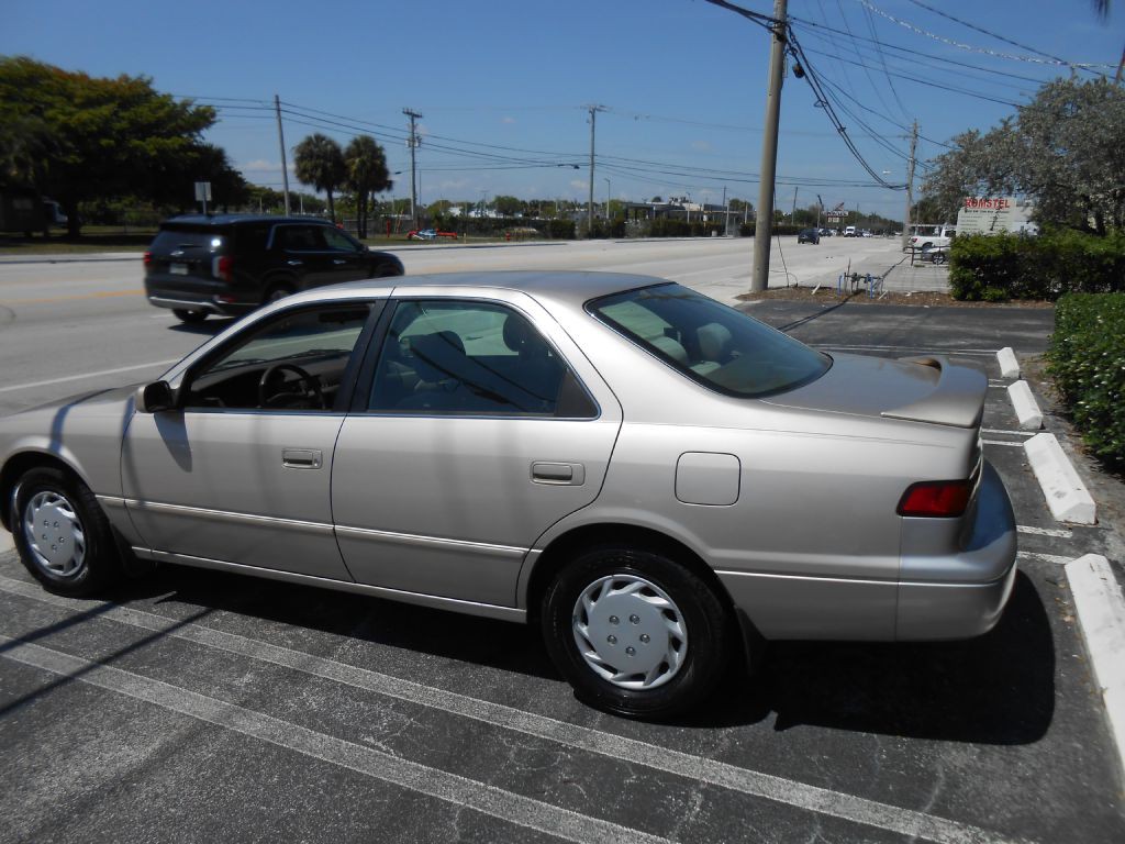 1998 Toyota Camry Image 3