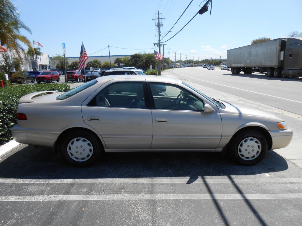 1998 Toyota Camry Image 6