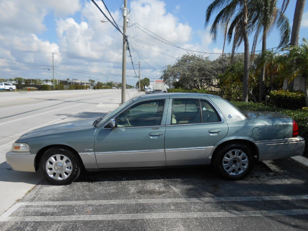 2006 Mercury Grand Marquis Image 2