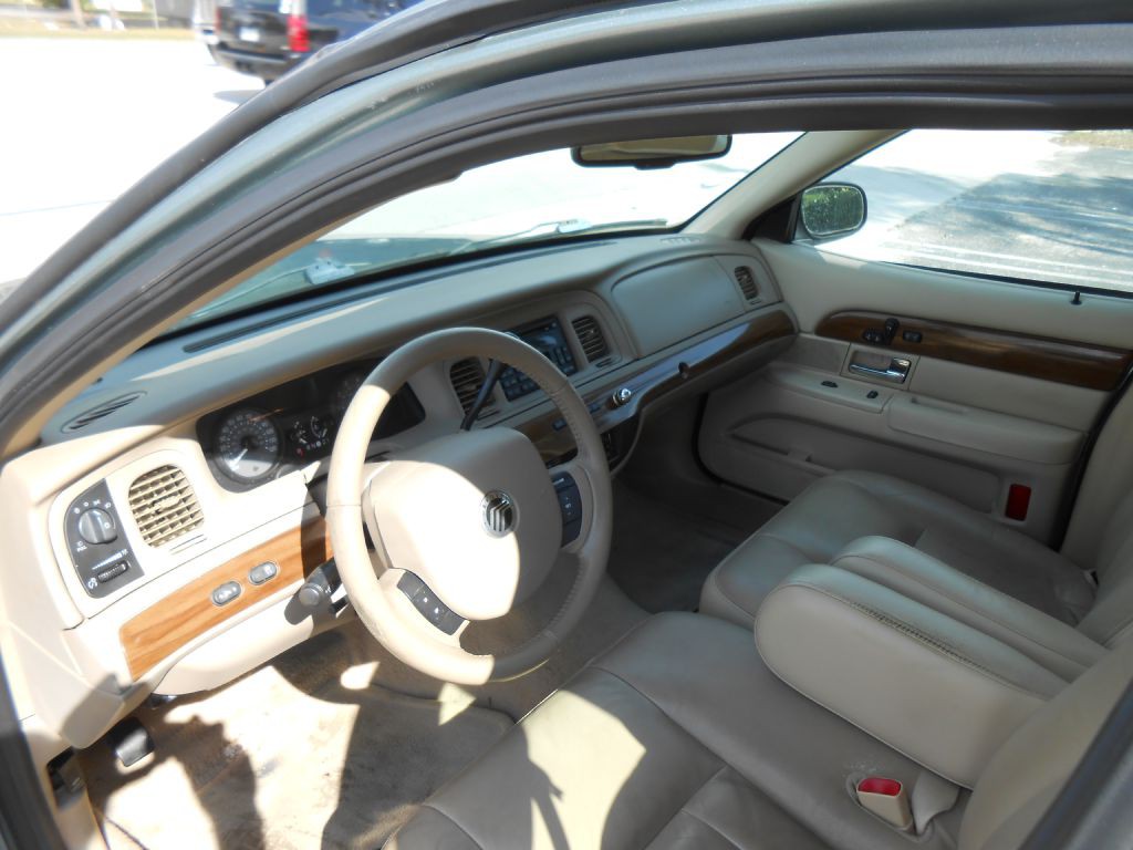 2006 Mercury Grand Marquis Image 13