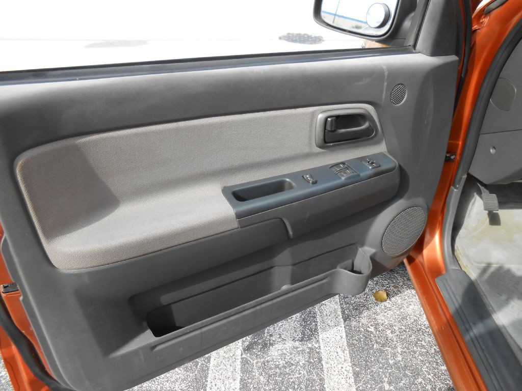 2005 Chevrolet Colorado Image 11