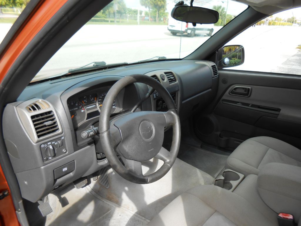 2005 Chevrolet Colorado Image 12