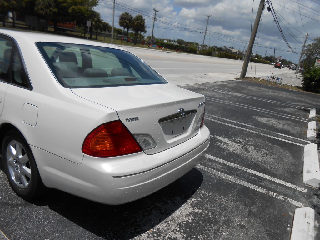 2001 Toyota Avalon Image 4