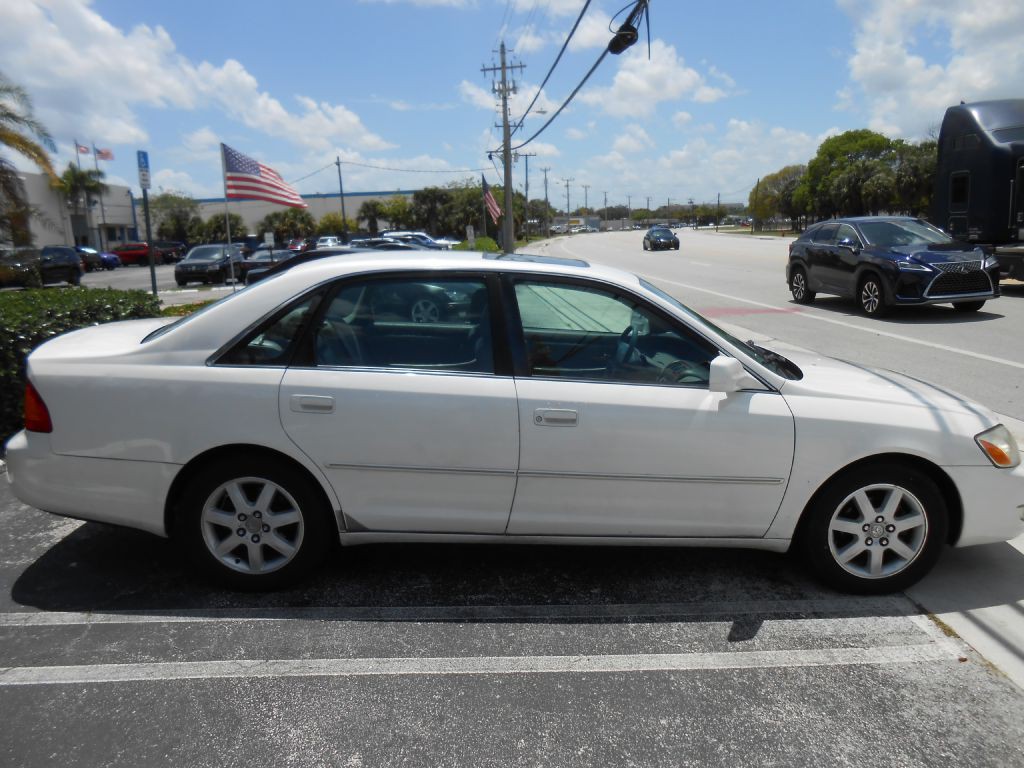 2001 Toyota Avalon Image 7