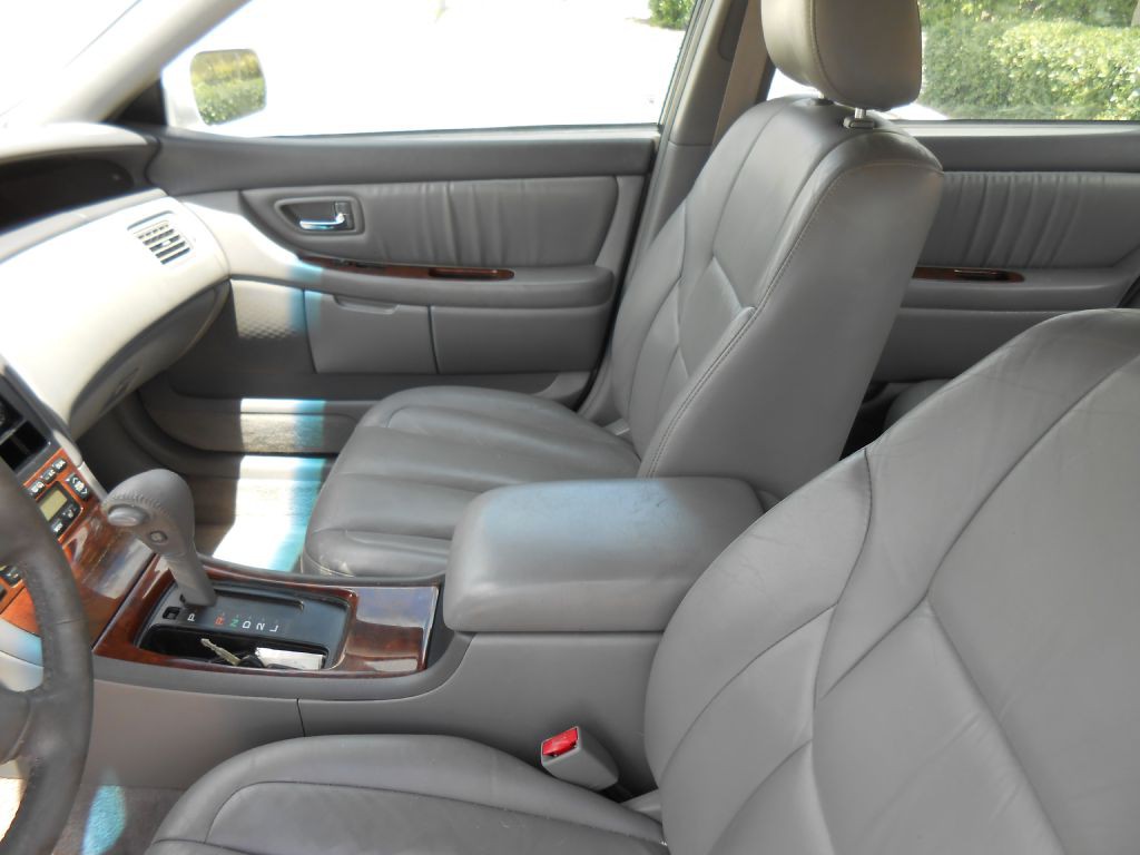 2001 Toyota Avalon Image 12