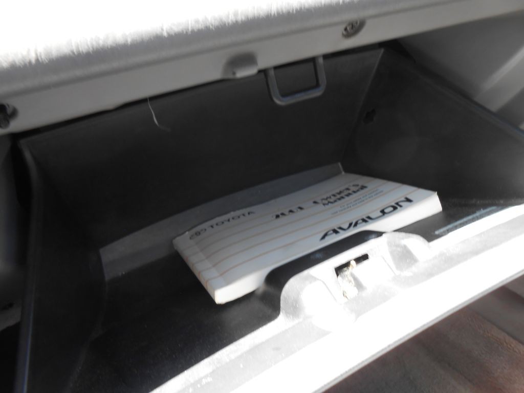 2001 Toyota Avalon Image 21