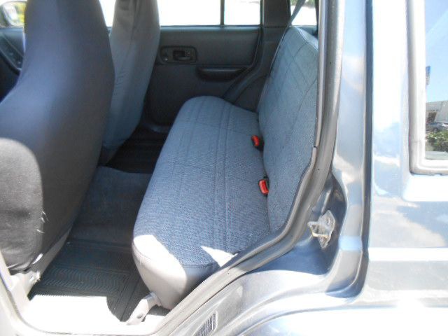 2001 Jeep Cherokee Image 12