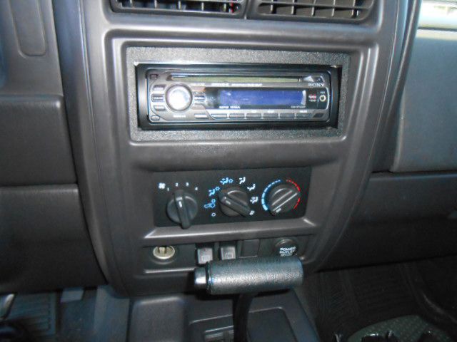 2001 Jeep Cherokee Image 15