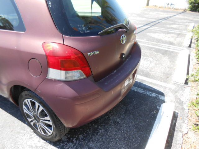 2010 Toyota Yaris Image 4