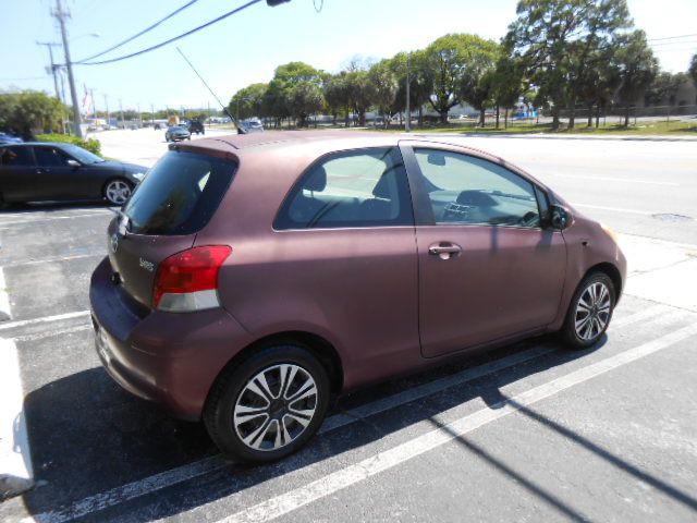 2010 Toyota Yaris Image 5