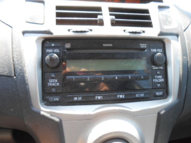 2010 Toyota Yaris Image 15