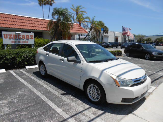 2010 Ford Focus Image 7